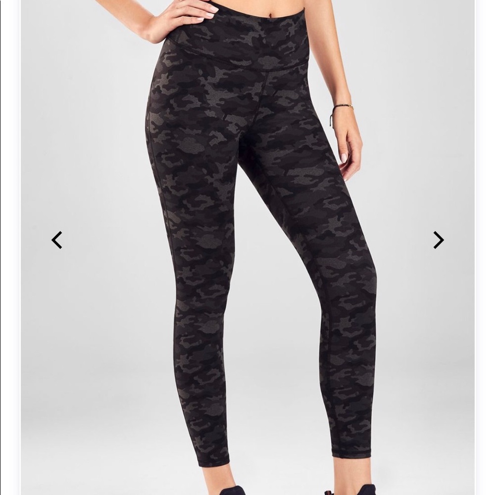 NWOT Fabletics CAMO Heathered 7/8 Leggings